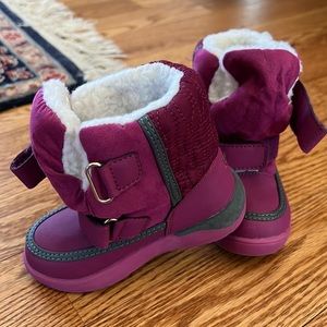 Toddler size 6.5 snow boots